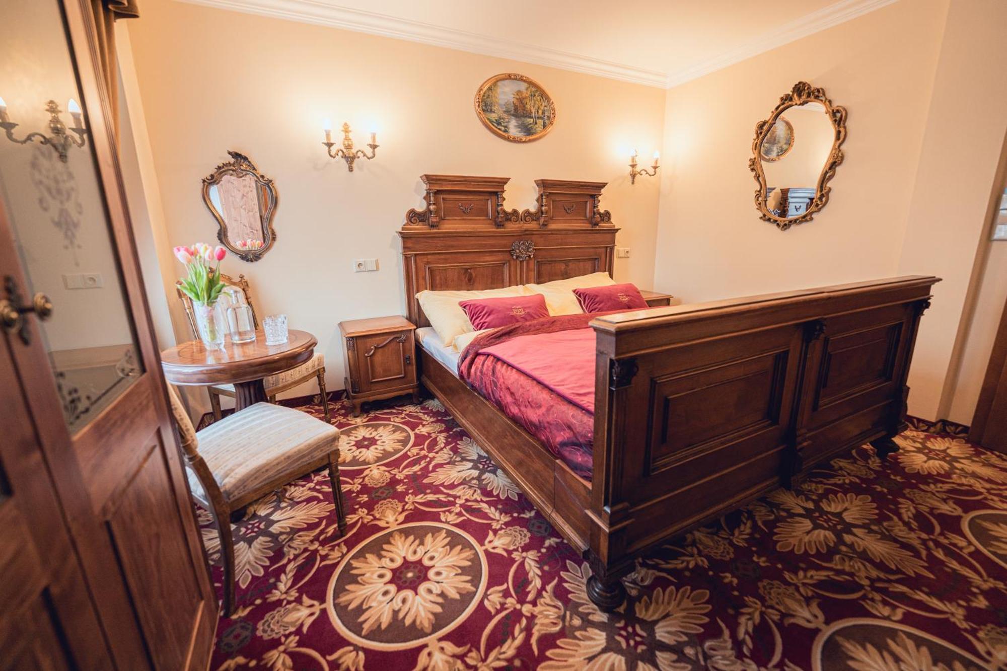 Svatojánský Dvůr Hotel